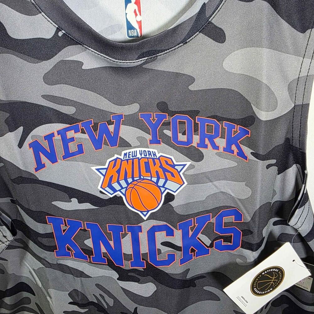New York Knicks Jersey #30 Julius Randle  -  New With Tags.  Size - Boys 14/16